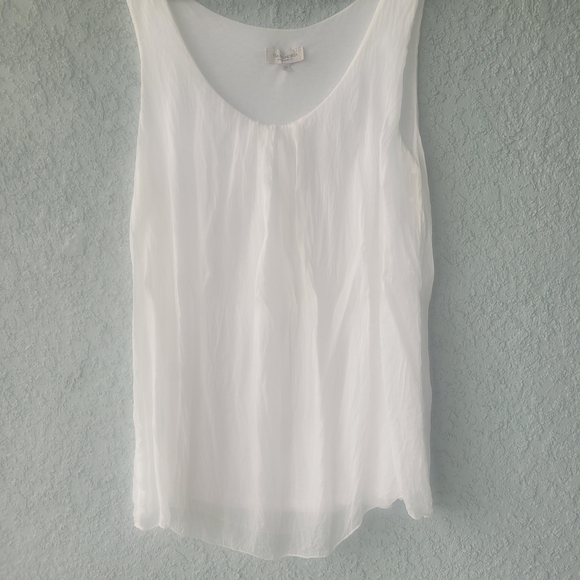 Via Signoria Silk Soft White Elegant Sleeveless Top - Picture 7 of 8